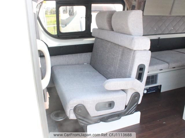 toyota hiace-van 2018 GOO_JP_700056095530250502001 image 2