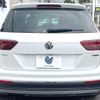 volkswagen tiguan 2018 quick_quick_5NDFGF_WVGZZZ5NZJW950434 image 16