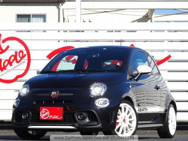 abarth 695 2022 quick_quick_7BA-31214T_ZFABF13H5NJG52347 image 1