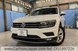 volkswagen tiguan 2019 CFJ1897226