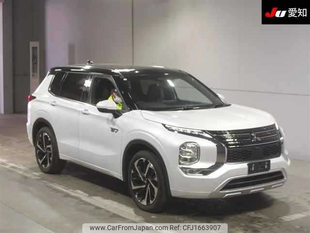mitsubishi outlander-phev 2023 CFJ1663907 image 1