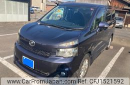 toyota voxy 2010 CFJ1521592