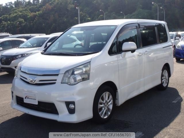 toyota noah-dba-zrr70w 2010 CFJ1656701 image 1