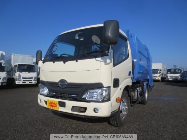 hino dutro 2018 GOO_NET_EXCHANGE_1161178A30250121W001 image 1