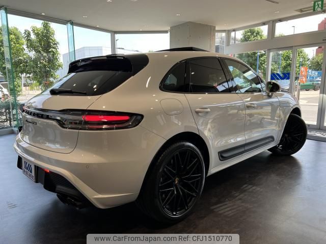porsche macan 2023 CFJ1510770 image 2