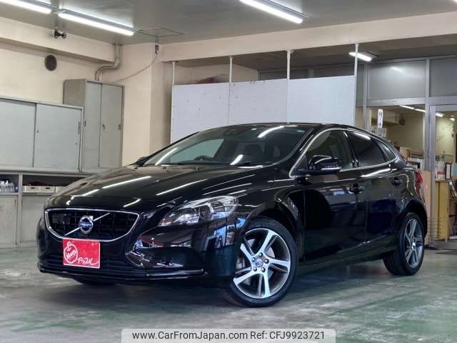 volvo v40 2016 -VOLVO 【横浜 330ﾋ8025】--Volvo V40 LDA-MD4204T--YV1MVA8RDG2322967---VOLVO 【横浜 330ﾋ8025】--Volvo V40 LDA-MD4204T--YV1MVA8RDG2322967- image 1