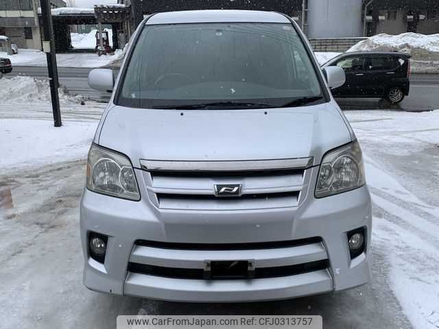 toyota noah 2004 TE630 image 1