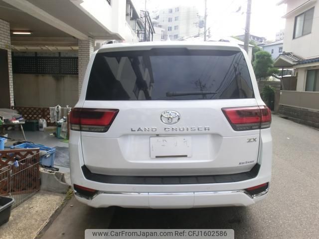 toyota land-cruiser 2024 CFJ1602586 image 2