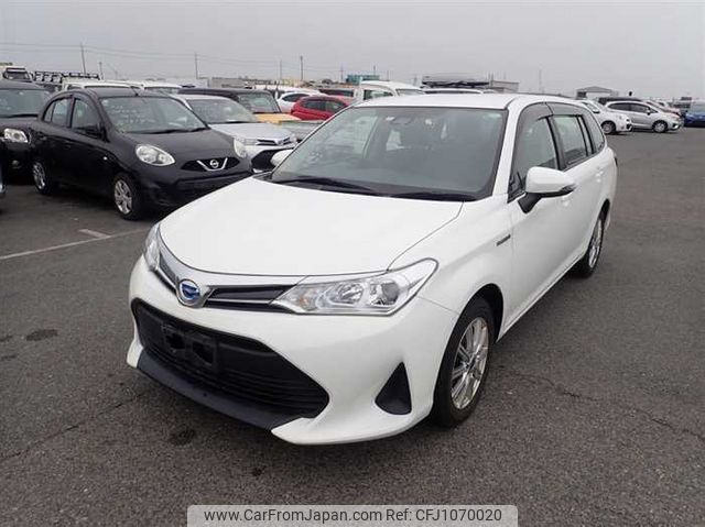 toyota corolla-fielder 2018 23523 image 2