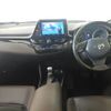 toyota c-hr 2016 REALMOTOR_N9023120079F-90 image 22