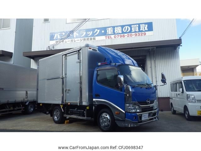 hino dutro 2017 GOO_NET_EXCHANGE_0707845A30250129W001 image 1