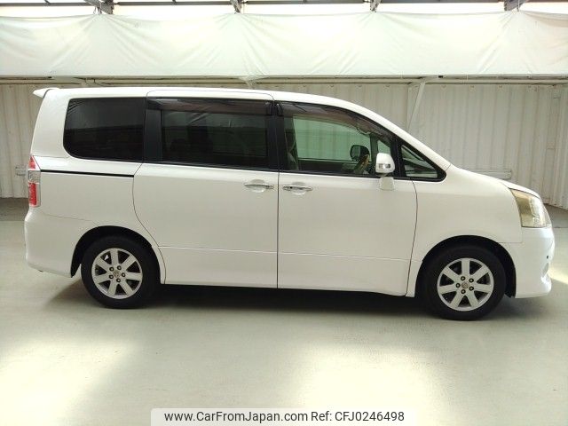 toyota noah 2009 ENHANCEAUTO_1_ea288086 image 2