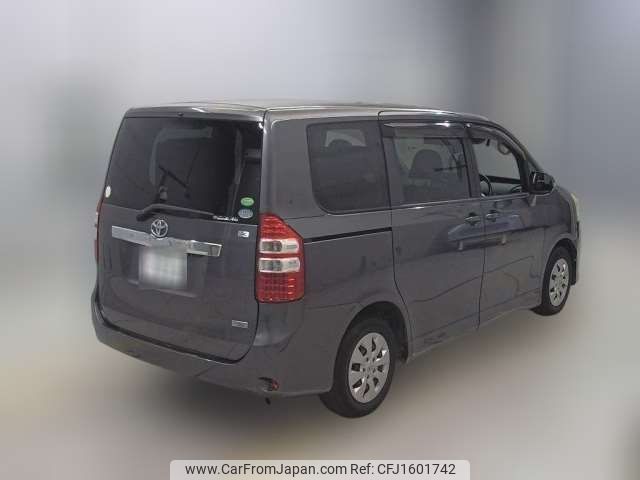 toyota noah 2013 CFJ1601742 image 2