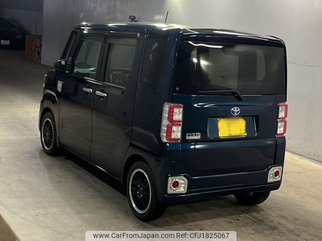 toyota pixis-mega 2021 CFJ1825067 image 2