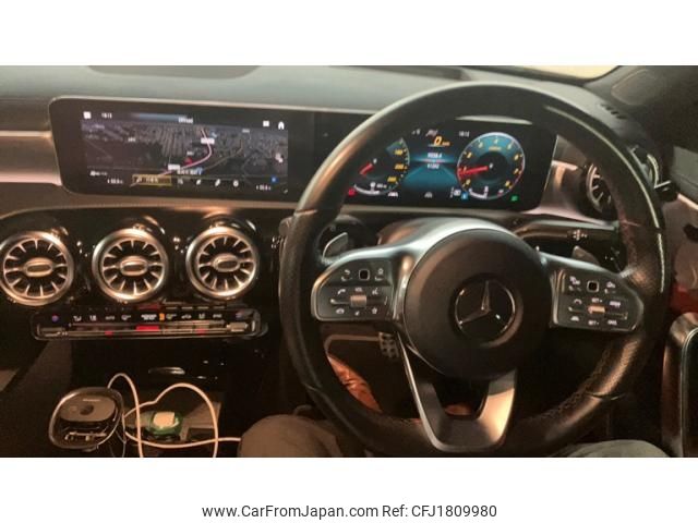 mercedes-benz a-class 2019 CFJ1809980 image 2