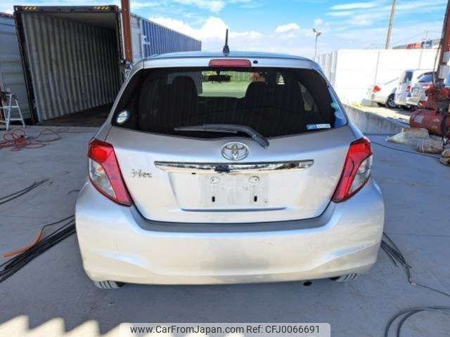 toyota vitz 2013 -TOYOTA--Vitz DBA-NSP130--NSP130-2129458---TOYOTA--Vitz DBA-NSP130--NSP130-2129458- image 2