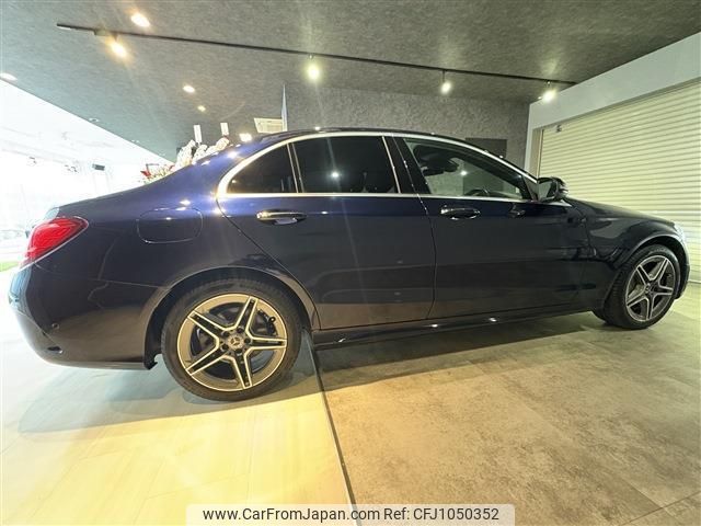 mercedes-benz c-class 2018 quick_quick_DAA-205077_WDD2050772R424947 image 2