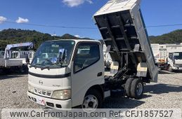 hino dutro 2006 CFJ1857527
