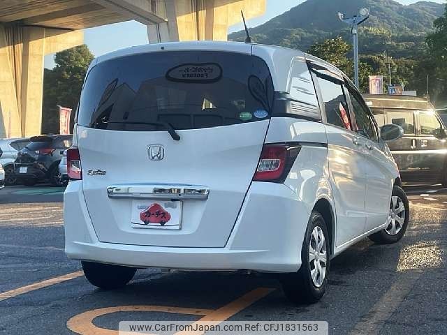 honda freed-spike 2013 CFJ1831563 image 2