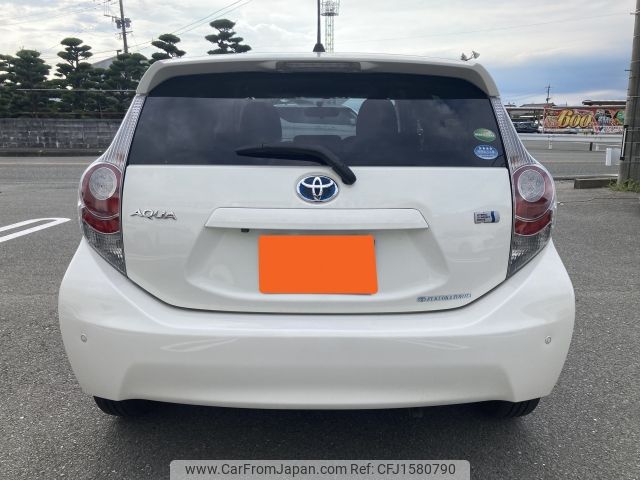 toyota aqua 2013 CFJ1580790 image 2