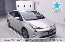 toyota prius 2018 -TOYOTA--Prius ZVW55-8061851---TOYOTA--Prius ZVW55-8061851-