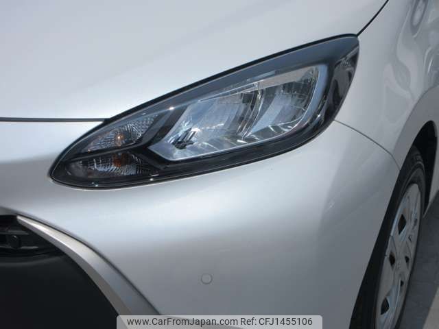 toyota aqua 2023 -TOYOTA--AQUA 6AA-MXPK11--MXPK11-2106717---TOYOTA--AQUA 6AA-MXPK11--MXPK11-2106717- image 2