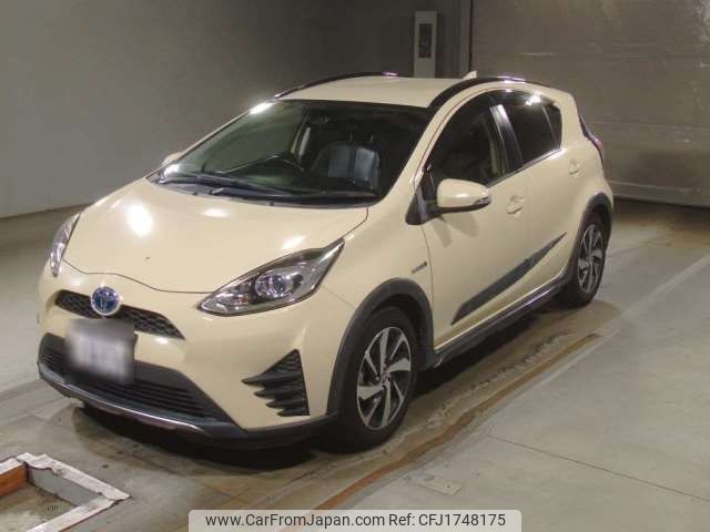 toyota aqua 2017 CFJ1748175 image 1