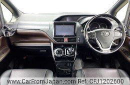 toyota esquire 2016 504928-929604