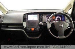 nissan serena 2010 504928-927814