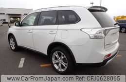 mitsubishi outlander 2014 NIKYO_KX51648