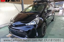 toyota prius-α 2018 CFJ1815351