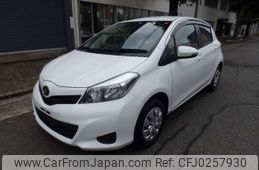 toyota vitz 2013 -TOYOTA--Vitz DBA-KSP130--KSP130-2095711---TOYOTA--Vitz DBA-KSP130--KSP130-2095711-