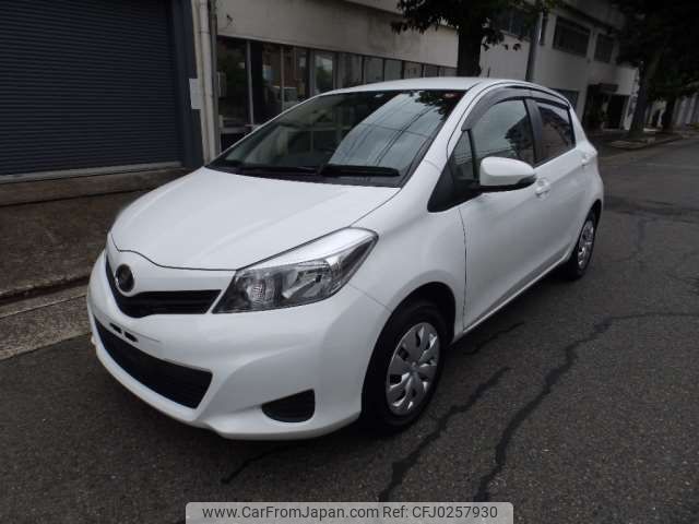 toyota vitz 2013 -TOYOTA--Vitz DBA-KSP130--KSP130-2095711---TOYOTA--Vitz DBA-KSP130--KSP130-2095711- image 1