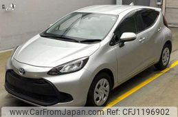 toyota aqua 2022 -TOYOTA--AQUA 6AA-MXPK11--MXPK11-2044717---TOYOTA--AQUA 6AA-MXPK11--MXPK11-2044717-