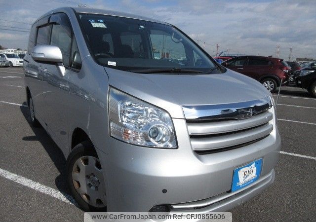 toyota noah 2008 Y2025020031F-12 image 2