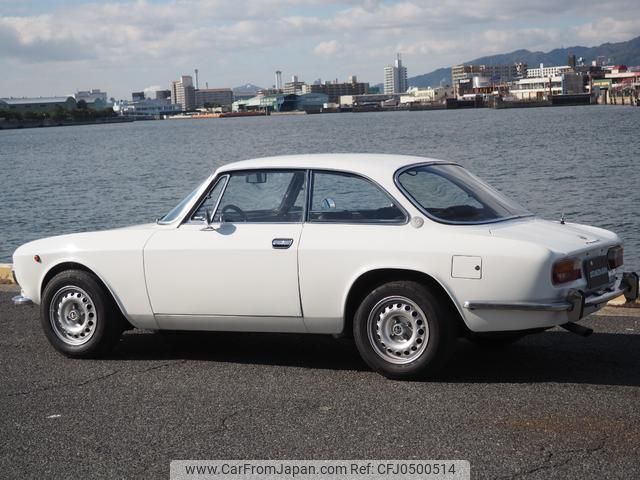 alfa-romeo giulia 1972 quick_quick_10521_AR2426798 image 2