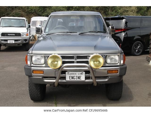 1987トヨタハイラックス SR5 4X4 ワークトラック ラスティレギュラー キャンペン【在庫即納】RC4WD Trail Finder 2 1987 トヨタ