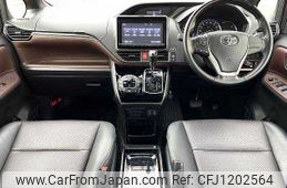 toyota esquire 2015 504928-930463