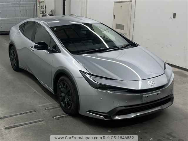 toyota prius 2024 CFJ1846832 image 1