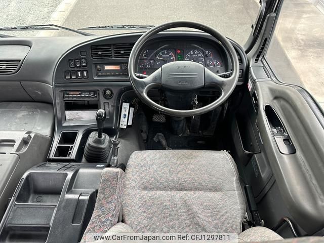 isuzu giga 2013 GOO_NET_EXCHANGE_0903116A30250616W001 image 2