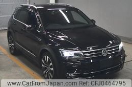 volkswagen tiguan 2019 -VOLKSWAGEN--VW Tiguan WVGZZZ5NZKW866085---VOLKSWAGEN--VW Tiguan WVGZZZ5NZKW866085-