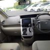 toyota noah 2012 CFJ1527387 image 2