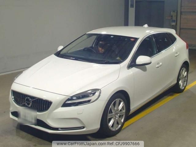 volvo v40 2017 quick_quick_DBA-MB4154T_YV1MV2920H2429228 image 1