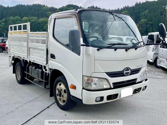 hino dutro 2013 GOO_NET_EXCHANGE_0800421A30250513W001 image 1