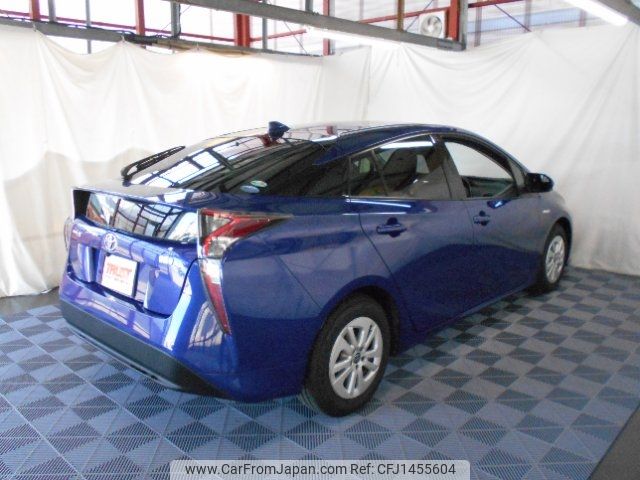 toyota prius 2018 CFJ1455604 image 2
