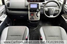 toyota voxy 2013 504928-924780