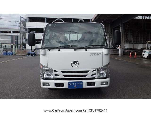 mazda titan 2016 CFJ1782411 image 2