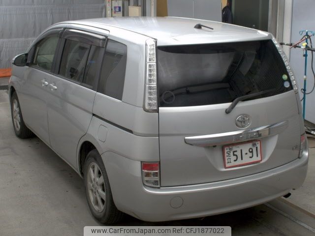 toyota isis 2013 CFJ1877022 image 2