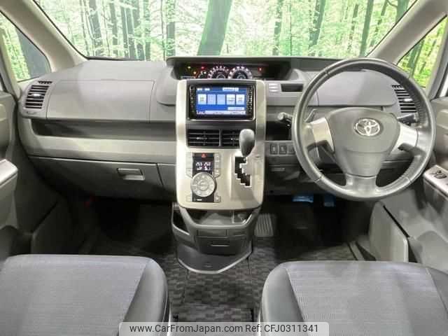 toyota voxy 2009 TE3092 image 1