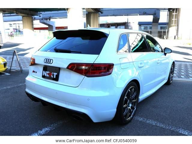 audi rs3-sportback 2016 quick_quick_ABA-8VCZGF_WUAZZZ8V6GA904069 image 2